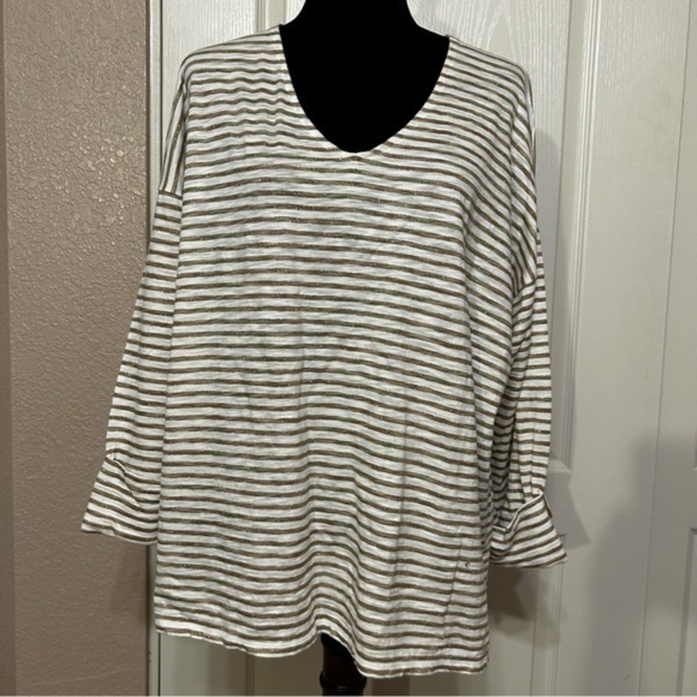 Chico’s V Neckline Muted White and Gold 3/4‎ Sleeve Top Blouse Size 3 (XL)